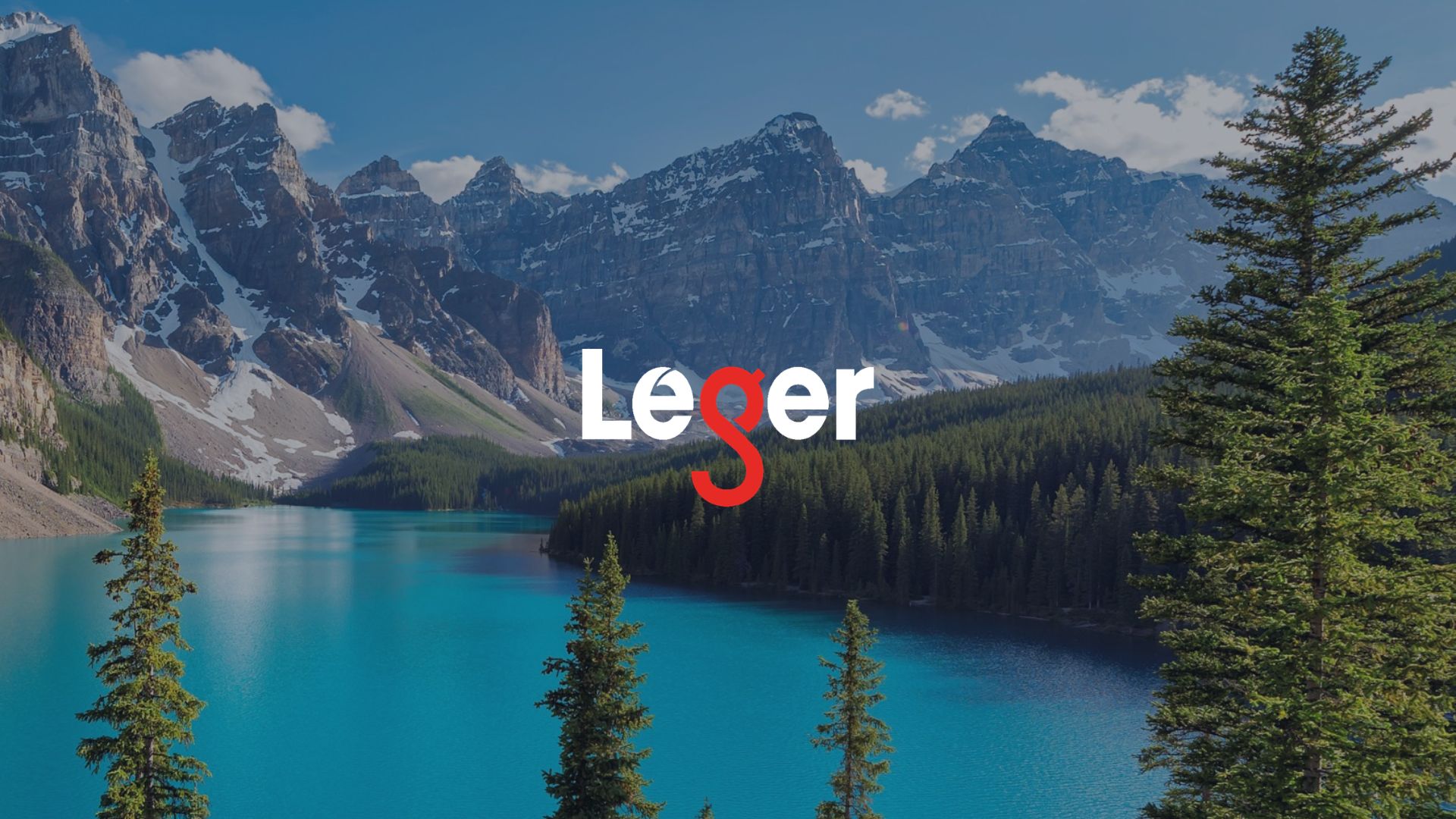 canada usa travel trends: Leger’s latest travel study reveals rising domestic travel among Canadians, declining interest in U.S. trips, and growing use of AI tools.